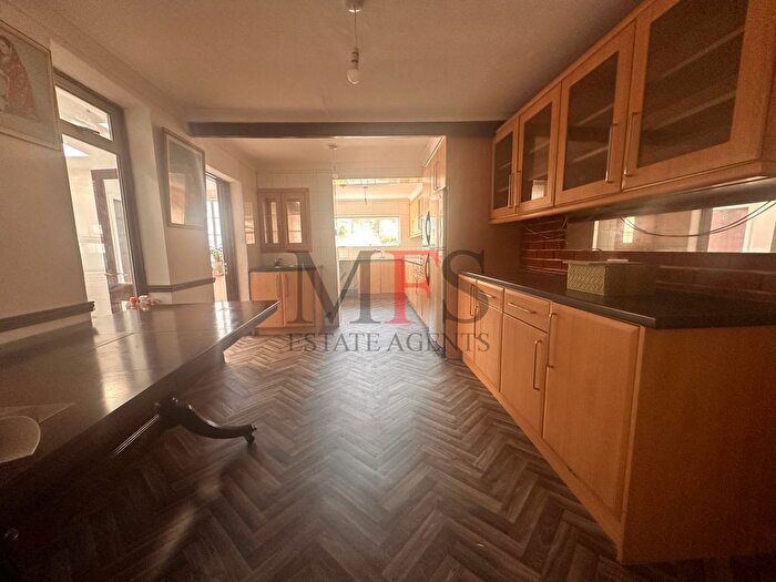 3 Bedroom Terraced House To Rent In Oswald Road, Southall, UB1