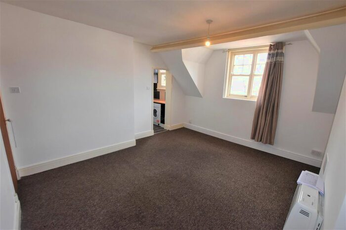 1 Bedroom Flat To Rent In Westleigh Road, Leicester, LE3