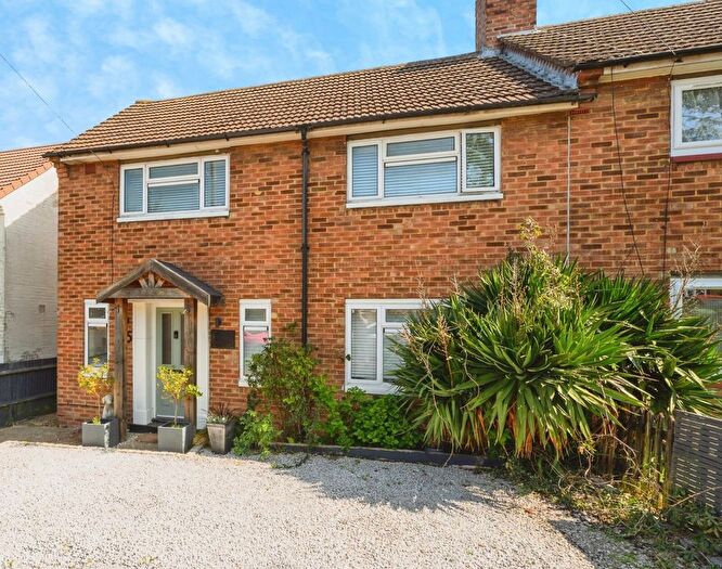 4 Bedroom Semi-Detached House For Sale In Gaveston Road, Leatherhead, Surrey, KT22