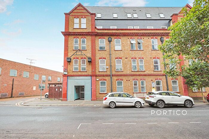 1 Bedroom Flat To Rent In Warple Way, W3