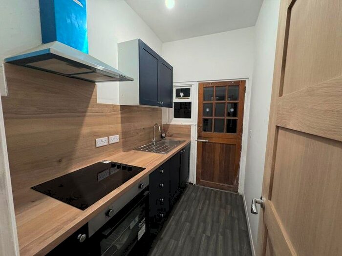 4 Bedroom Semi-Detached House To Rent In Blandford Road, Beckenham, BR3