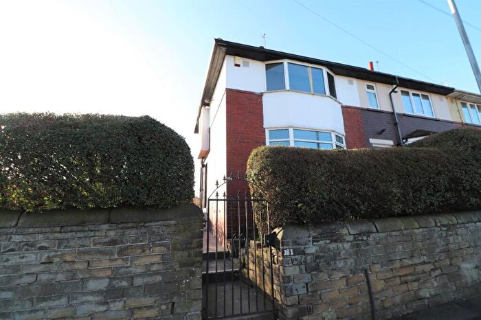 2 Bedroom House To Rent In Tong Road, Leeds, West Yorkshire, LS12