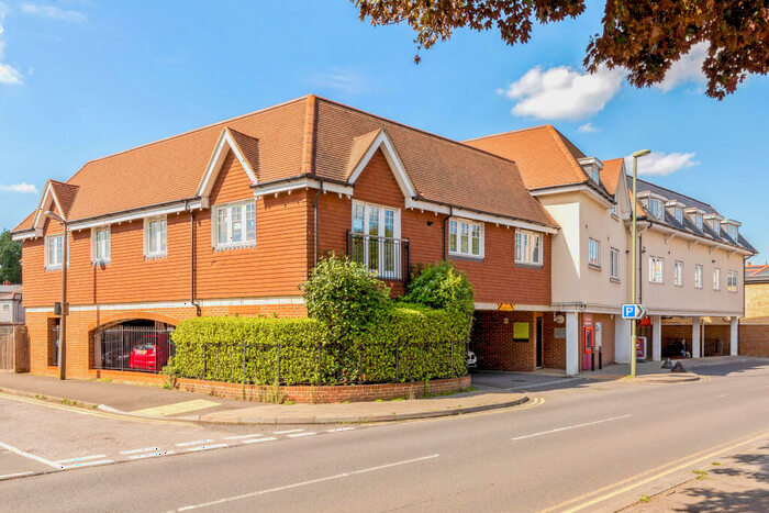 2 Bedroom Apartment To Rent In Cheam Road, Epsom, KT17