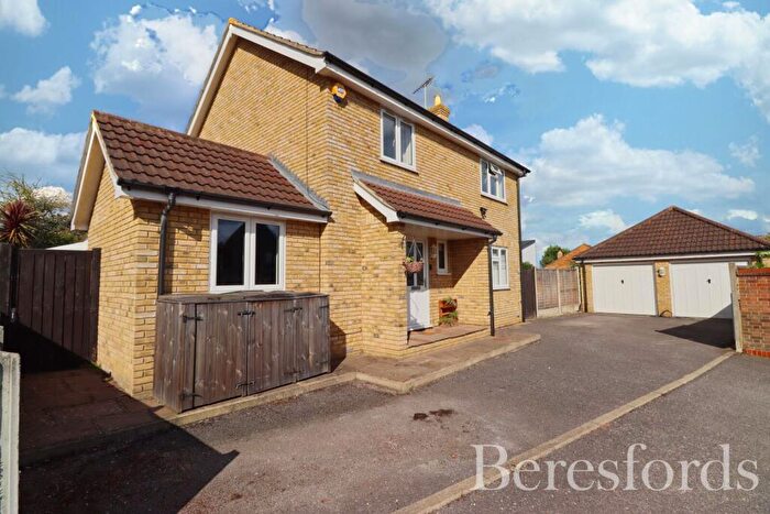 3 Bedroom Detached House For Sale In Lambourne Grove, Maldon, CM9