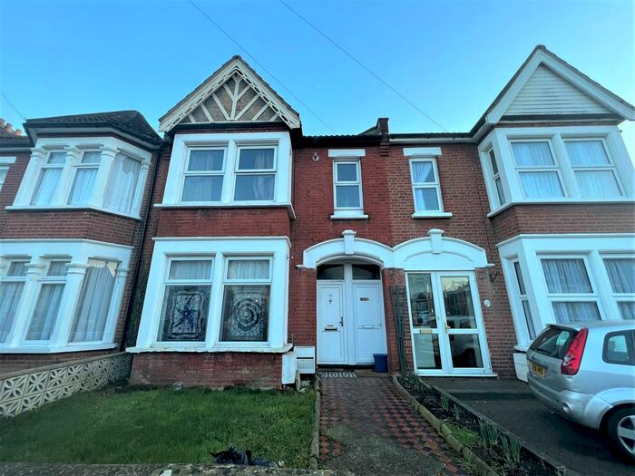 1 Bedroom Flat To Rent In Swanage Road, Southend-On-Sea, SS2