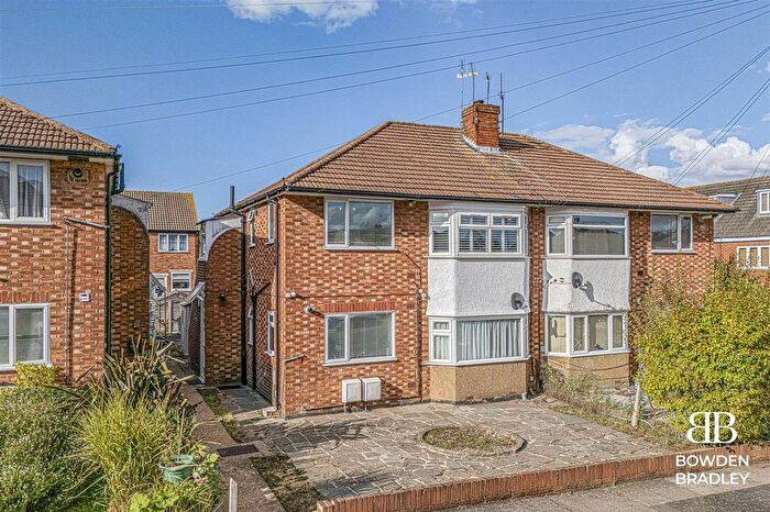 2 Bedroom Flat For Sale In Vincent Close, Ilford, IG6