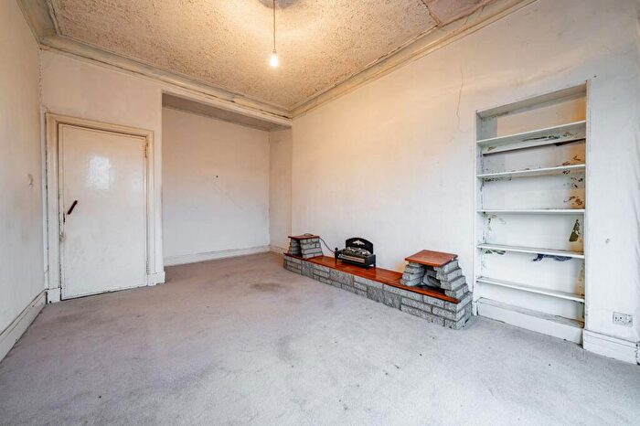 1 Bedroom Flat For Sale In Edgemont Street, Flat /, Shawlands, Glasgow, G41