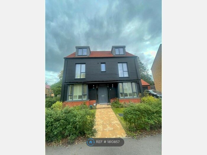 5 Bedroom Detached House To Rent In Charles Howell Drive, Coulsdon, CR5