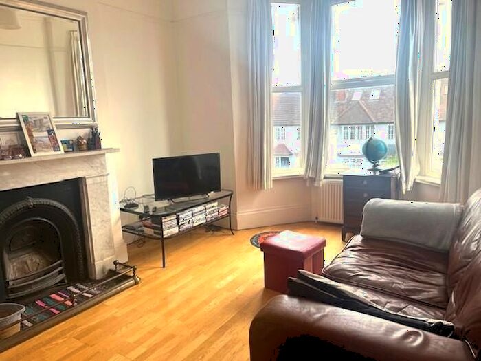 1 Bedroom Flat To Rent In Fortis Green, East Finchley, N2