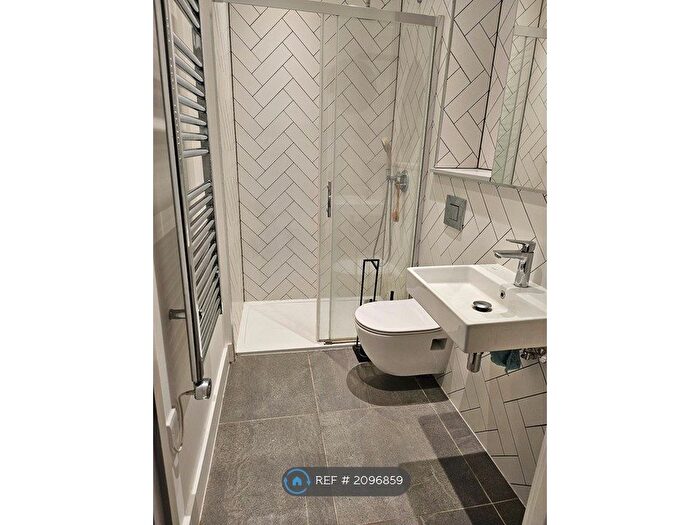 1 Bedroom Flat To Rent In Park House Apartments, Slough, SL1