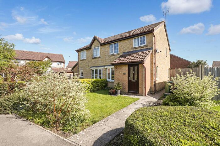 3 Bedroom Semi-Detached House For Sale In Couzens Close, Chipping Sodbury, BS37
