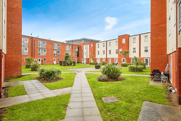 2 Bedroom Flat For Sale In Holman Court, Ipswich, IP2