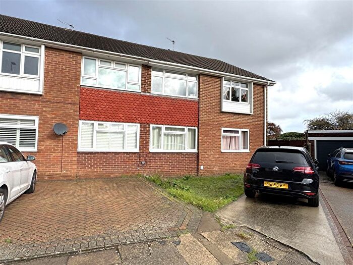 2 Bedroom Maisonette To Rent In Epsom Close, Bexleyheath, DA7