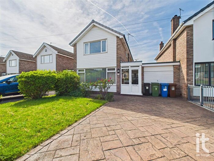 3 Bedroom Link Detached House For Sale In Rhos Drive, Hazel Grove, Stockport, SK7