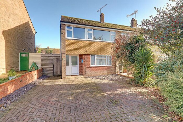 3 Bedroom End Of Terrace House For Sale In Pentland Road, Worthing, BN13