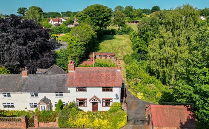 2 Bedroom Cottage For Sale In Fairfield Road, Bournheath, B61