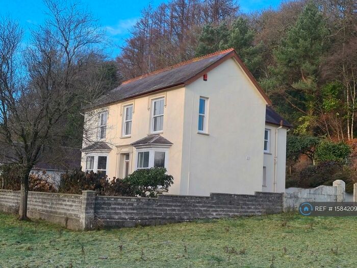 3 Bedroom Detached House To Rent In Dolgwili Road, Carmarthen, SA31
