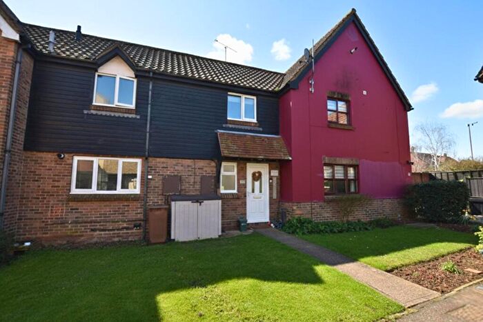 3 Bedroom House For Sale In Carisbrooke Drive, South Woodham Ferrers, CM3