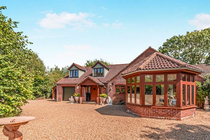 4 Bedroom Detached House For Sale In Baconsthorpe Road, Hempstead, Holt, NR25