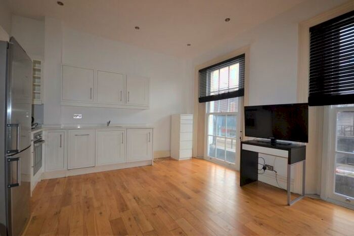 1 Bedroom Flat To Rent In Camden Road, Camden Town, NW1