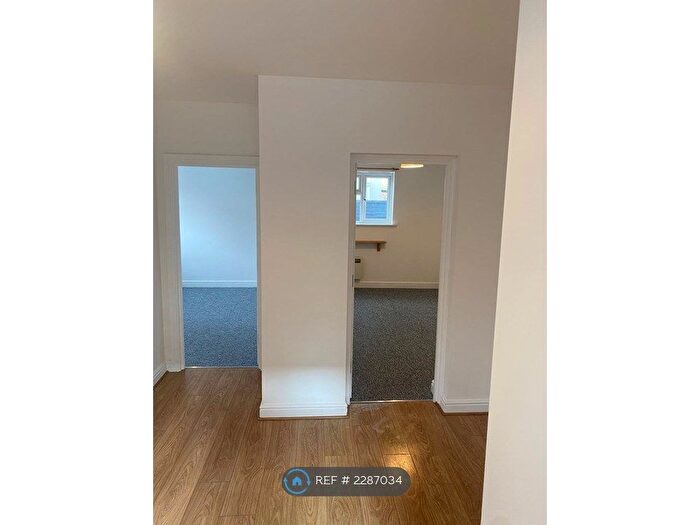 1 Bedroom Flat To Rent In Hamilton Road, Taunton, TA1