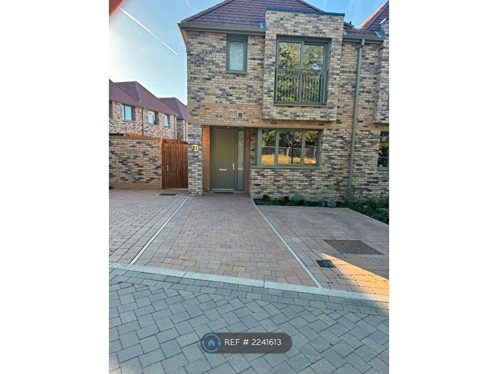 3 Bedroom Semi-Detached House To Rent In Mc Lean Drive, Oxford, OX3