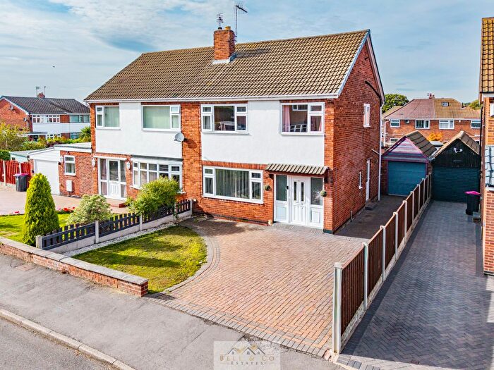 3 Bedroom Semi-Detached House For Sale In Wasteneys Road, Todwick, Sheffield, S26