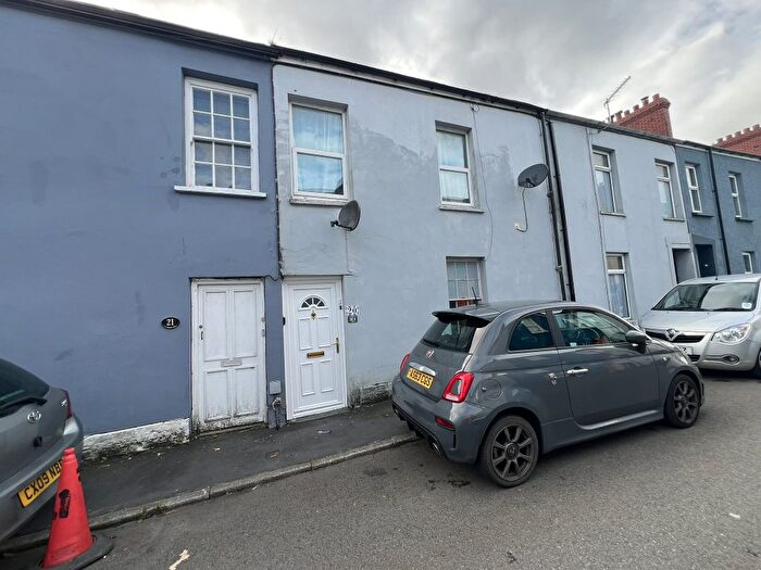 1 Bedroom Flat To Rent In Union Street, Carmarthen, Carmarthenshire, SA31
