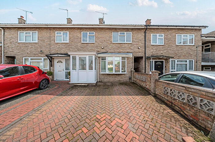 3 Bedroom Terraced House For Sale In Leaf Road, Houghton Regis, Dunstable, LU5