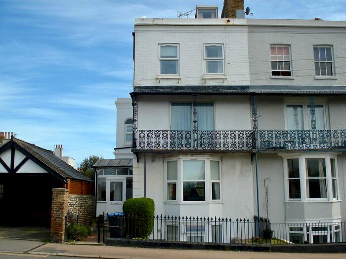 1 Bedroom Flat To Rent In Grange Road, Ramsgate, CT11