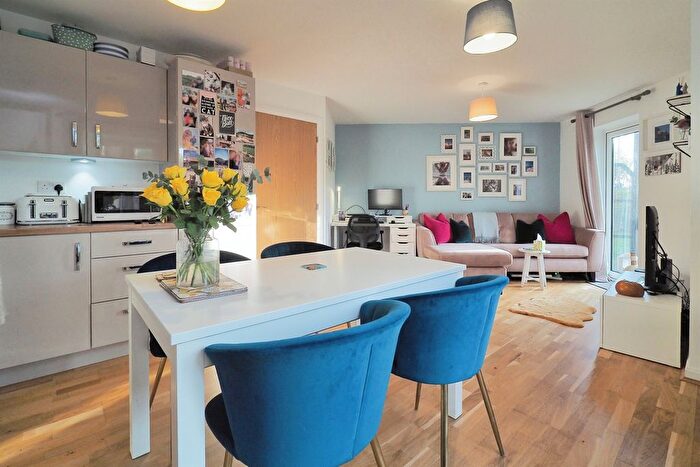 1 Bedroom Flat For Sale In Holmes Road, Bishopdown, Salisbury, SP1