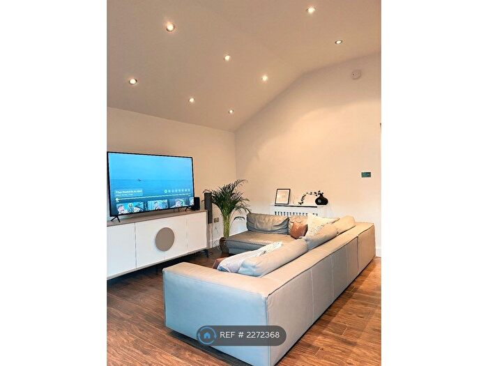 2 Bedroom Bungalow To Rent In Gillingham, Gillingham, ME7