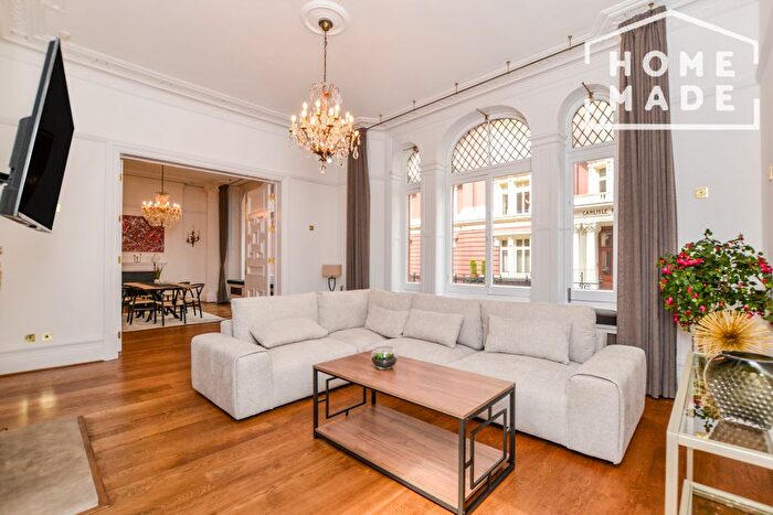 3 Bedroom Flat To Rent In Cardinal Mansions, SW1P