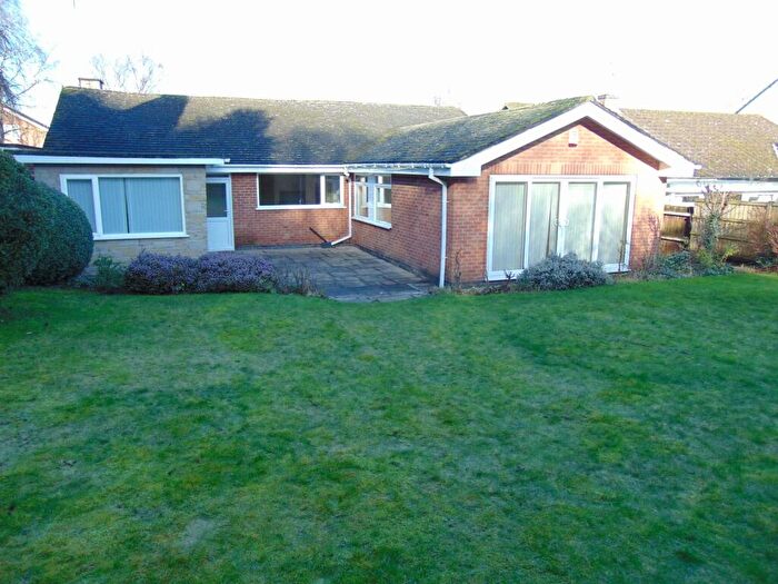 4 Bedroom Bungalow To Rent In Thoresby Road, Bramcote, Nottingham, NG9