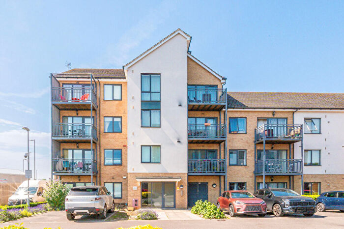 2 Bedroom Flat To Rent In Watson Place, South Norwood, London, SE25