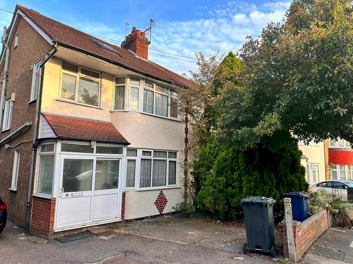 4 Bedroom Detached House To Rent In Lytton Close, Northolt, UB5