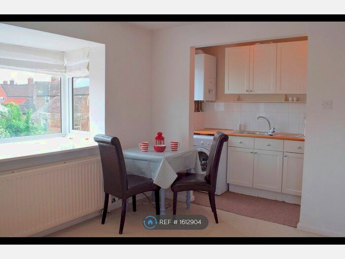 1 Bedroom Flat To Rent In St. David's Court, Moreton In Marsh, GL56