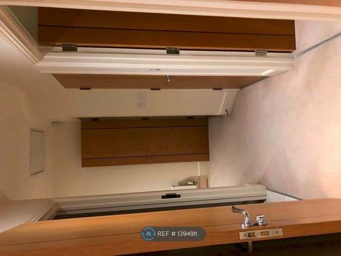 1 Bedroom Flat To Rent In Burlington Apartments, Bromley, BR2