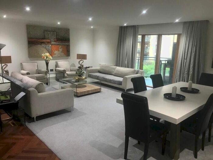 3 Bedroom Flat To Rent In Harrowby Street, Marylebone, London, W1H