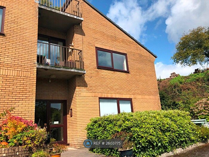 2 Bedroom Flat To Rent In Oystermouth Court, Mumbles, SA3