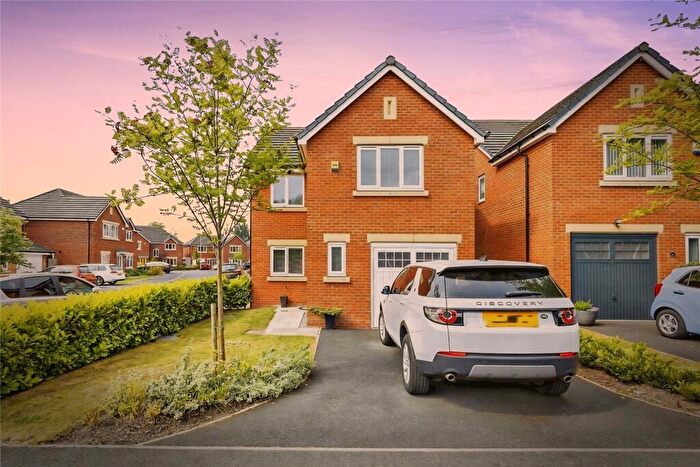4 Bedroom Detached House For Sale In Fairway View, Audenshaw, Lancashire, M34