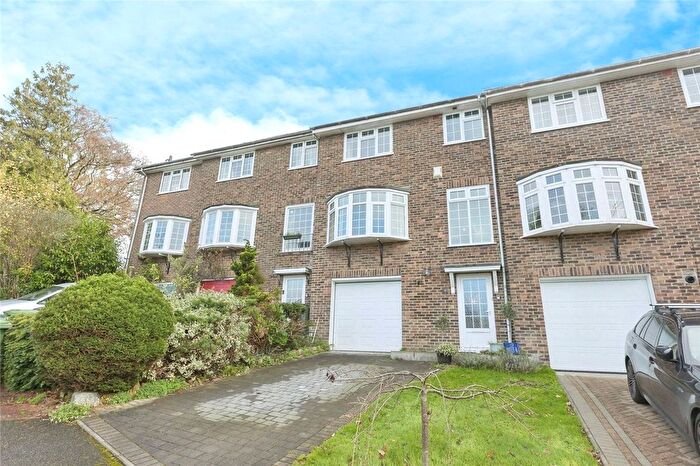 3 Bedroom Town House For Sale In Albany Hill, Tunbridge Wells, Kent, TN2
