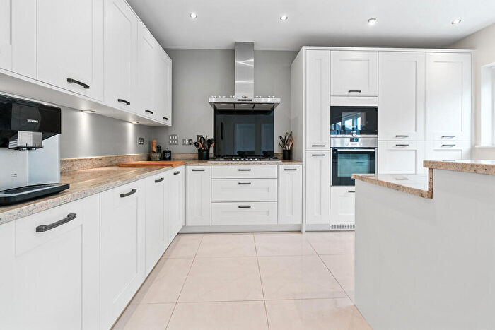 4 Bedroom Detached House For Sale In Clos Goch, Pentyrch, Cardiff, CF15 - Photo 5