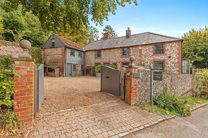 5 Bedroom Cottage For Sale In Lower Road, Loosley Row, HP27