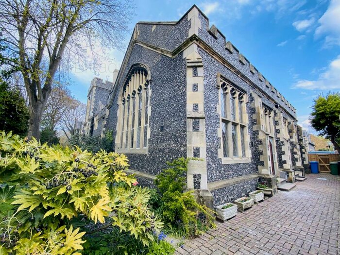 4 Bedroom House To Rent In Church Road, Faversham, ME13