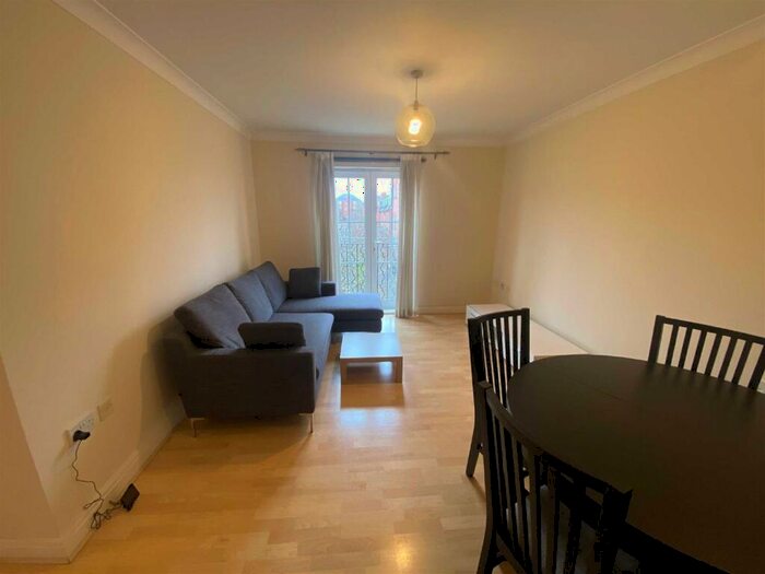 2 Bedroom Flat To Rent In Seaton Square, Mill Hill, NW7