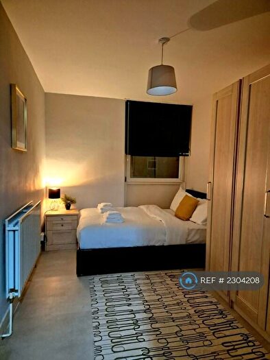 2 Bedroom Flat To Rent In Gowan House, London, E2