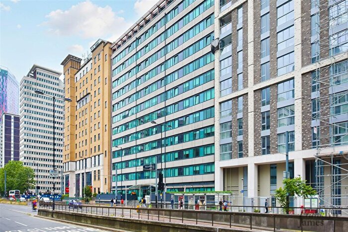 2 Bedroom Flat To Rent In Quarters Apartments, Wellesley Road, CR0