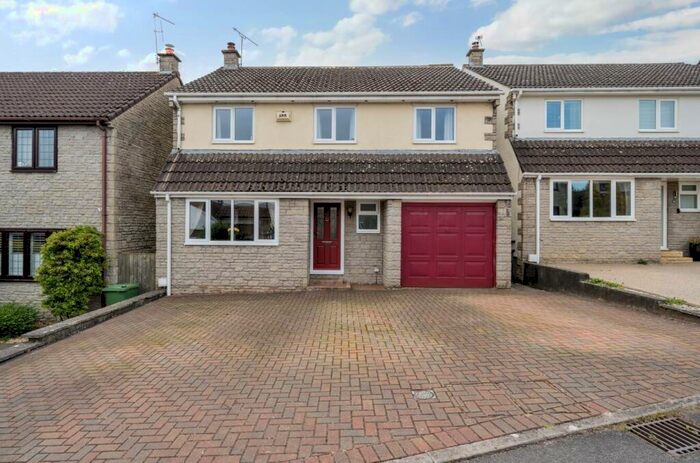 4 Bedroom Detached House For Sale In Inglestone Road, Wickwar, GL12