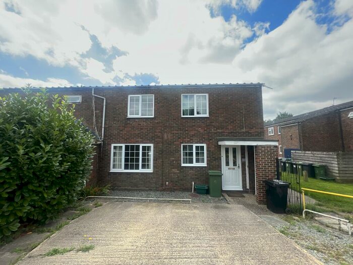 4 Bedroom House To Rent In Bermuda Close, Basingstoke, RG24